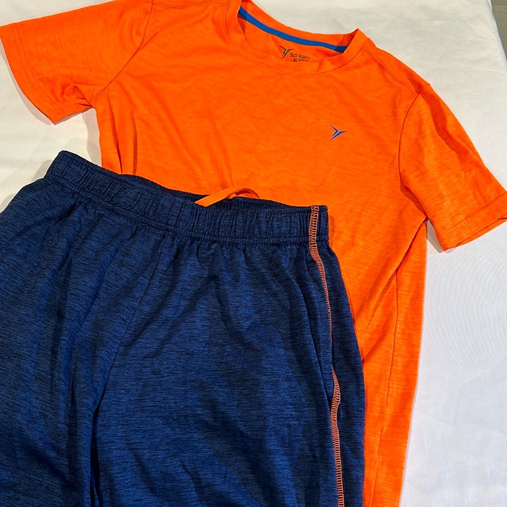 Old Navy Active boys t-shirt & shorts set large 10/12